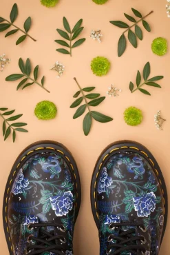 Best Dr. Martens 1460 Pascal Backhand Mystic Garden Floral Stiefel In Schwarz