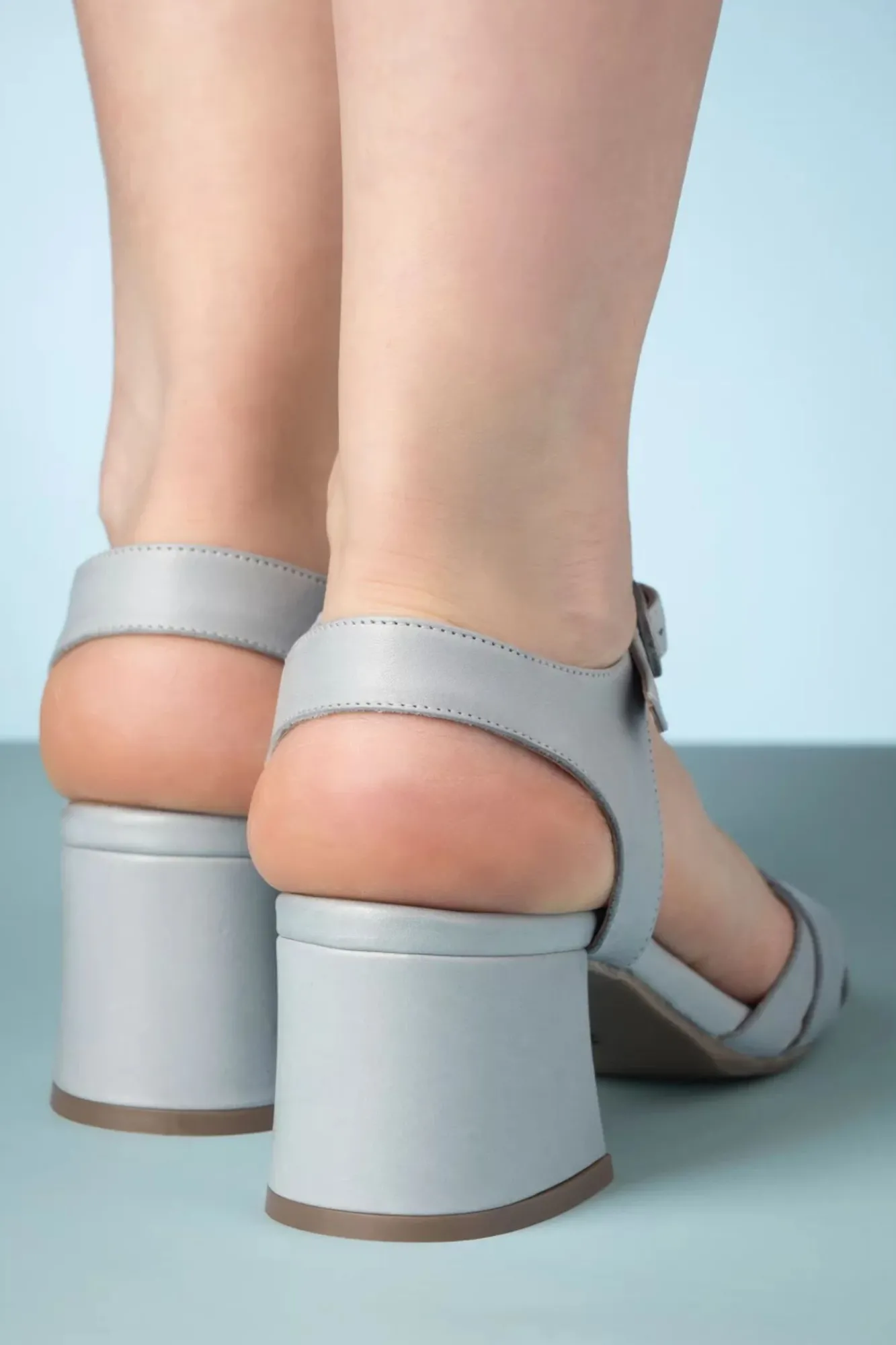 Flash Sale Miz Mooz Brogan Sandalen In Nebel