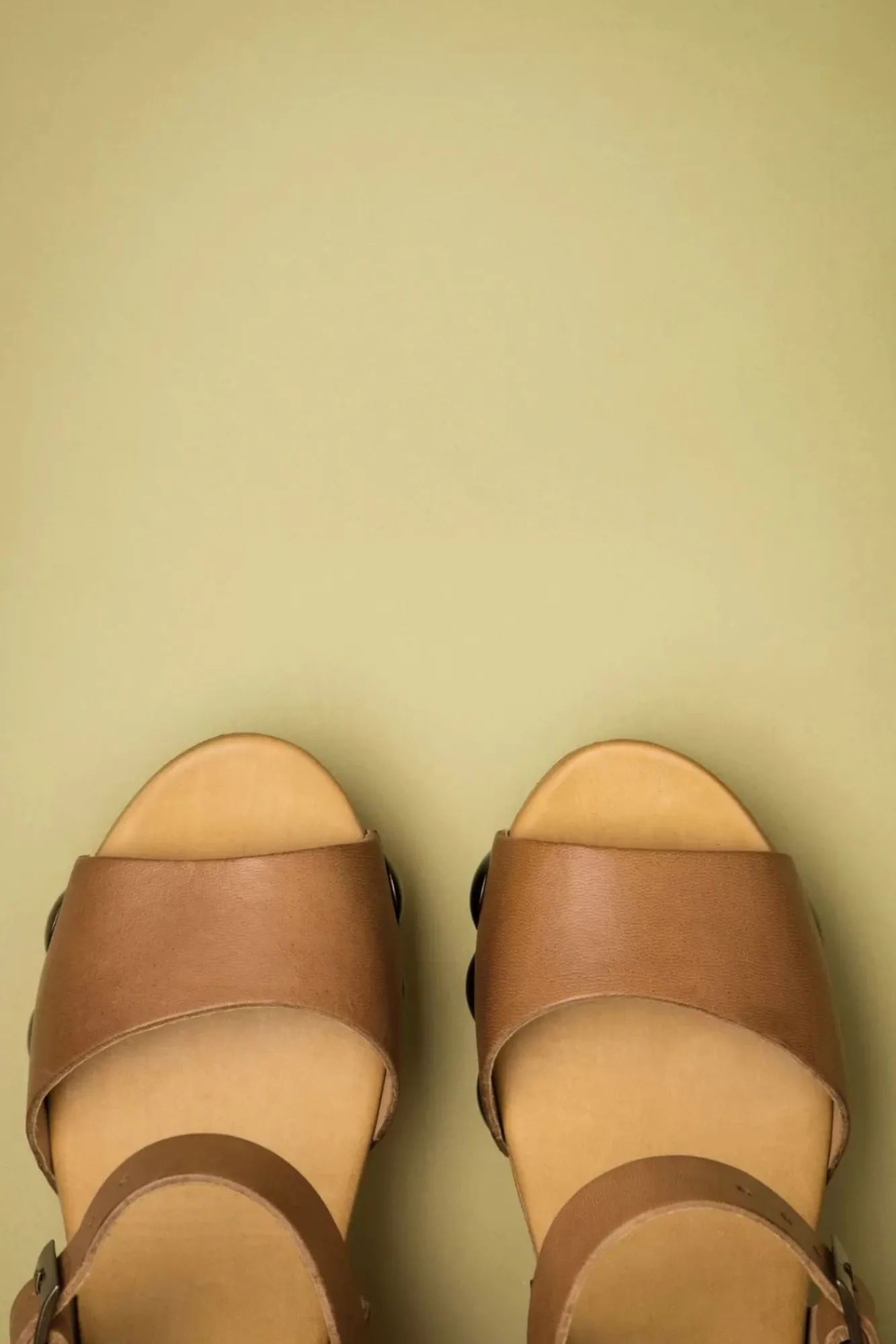 Cheap Gru00fcnbein Carmen Clogs In Whiskybraun