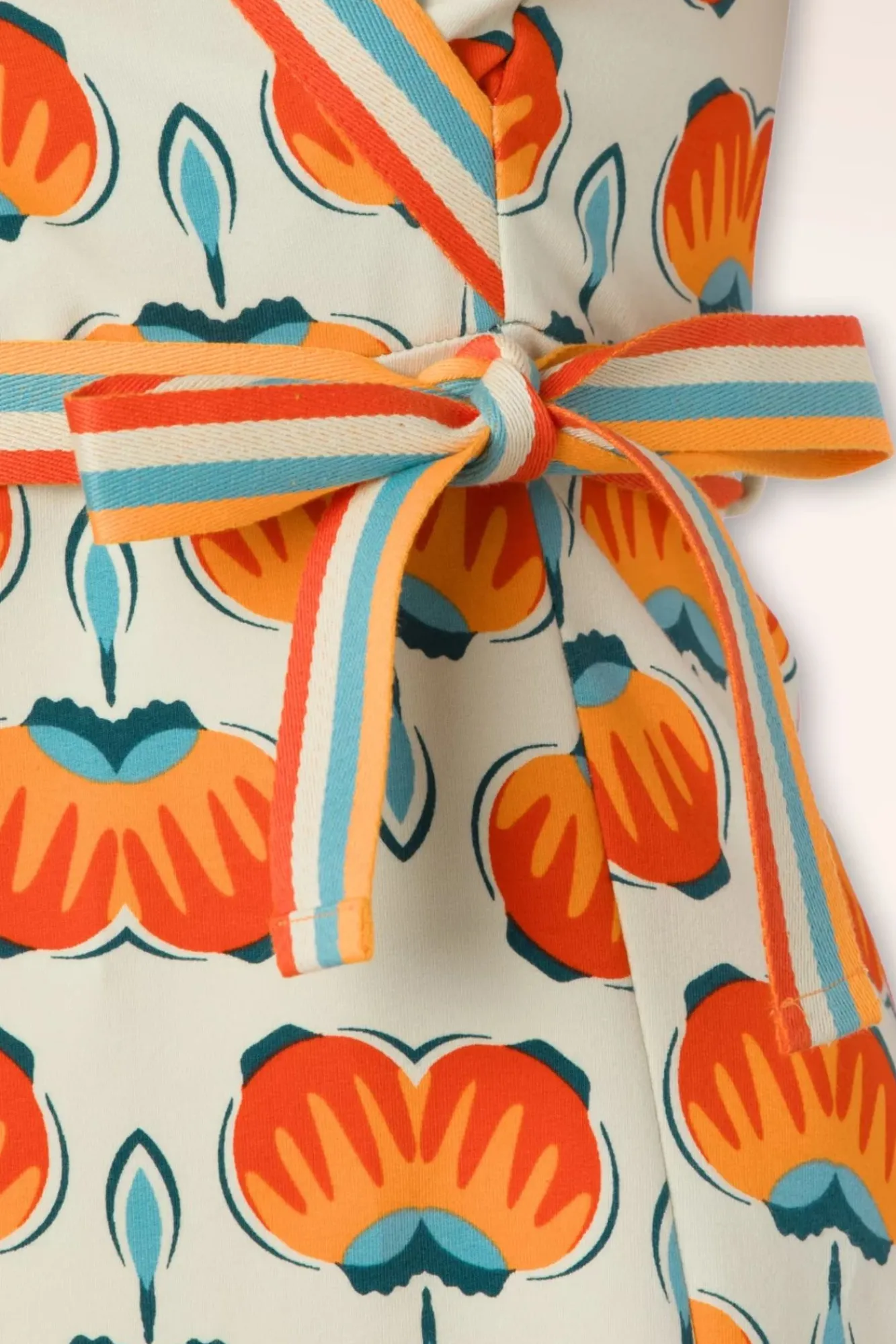 Flash Sale Blutsgeschwister Court Cache Coeur Kleid In First Klimpre Of Spring