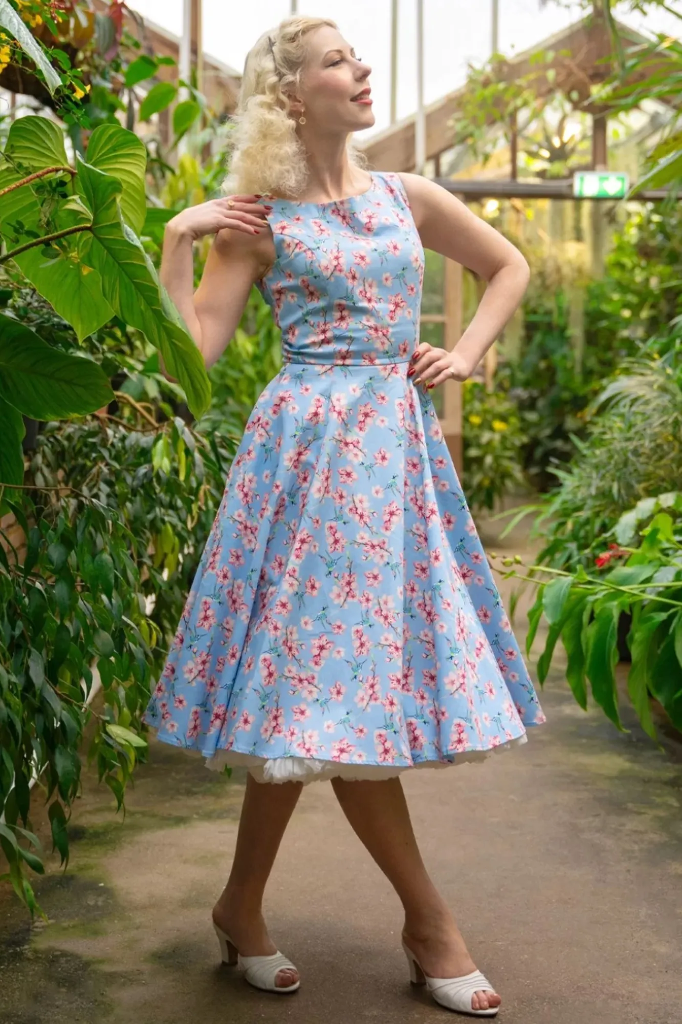 Store Topvintage Boutique Collection Exklusiv Bei Topvintage ~ Adriana Floral Swing Kleid In Hellblau