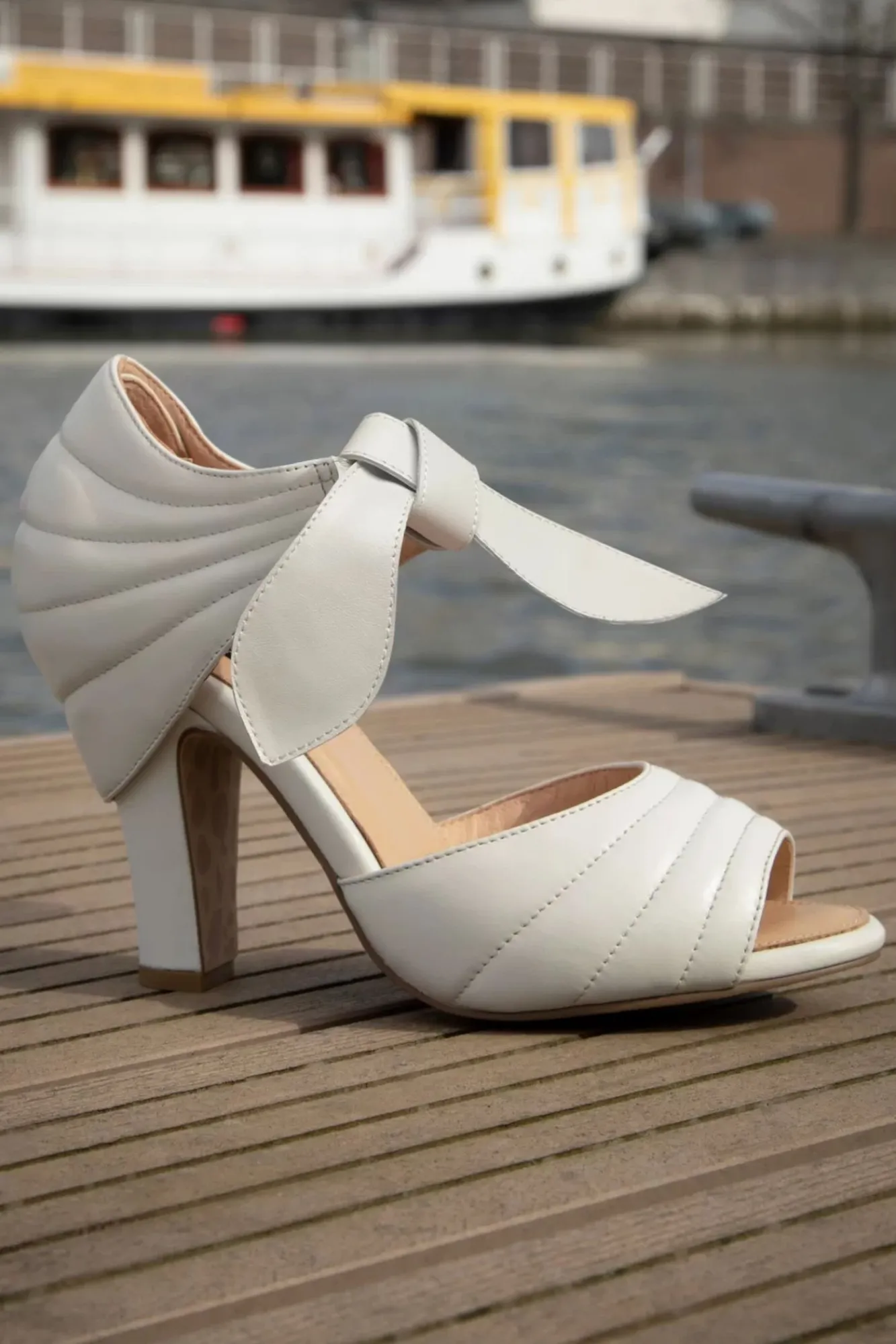 Shop Lola Ramona u2665 Topvintage June Portofino Pumps In Creme