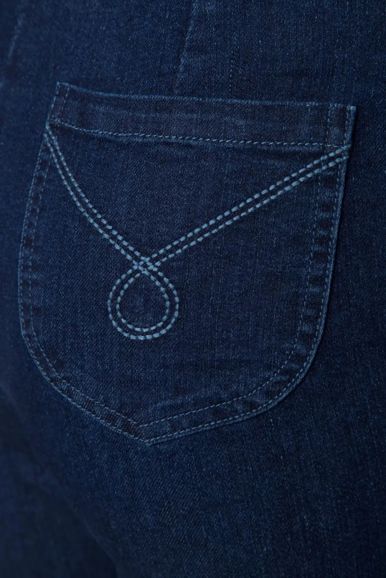 Shop Banned Retro Legs Eleven Schlaghose Aus Denim