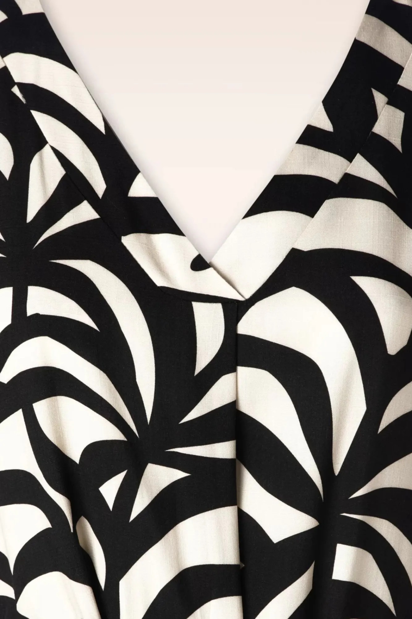 Clearance Smashed Lemon Paloma Maxi Kleid In Schwarz Und Sand