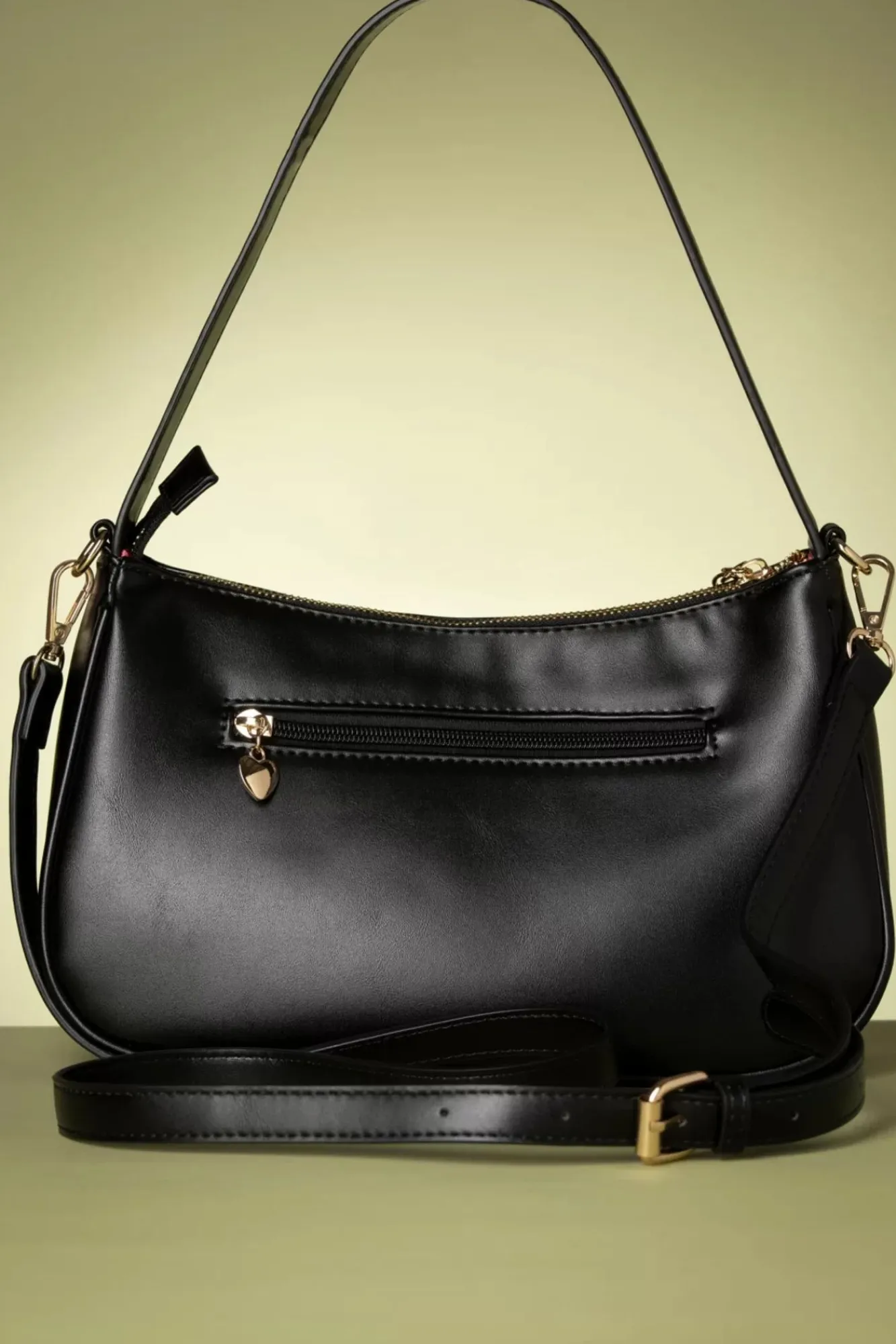 Outlet Banned Retro Wild Cherry Handtasche In Schwarz